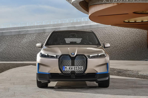Electric crossover BMW iX - the technological flagship of the German brand