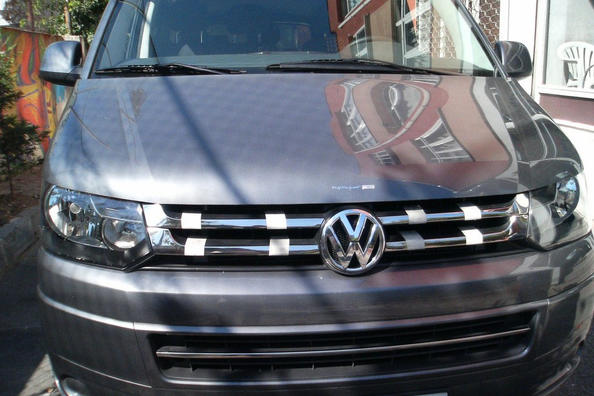 Overlay for a radiator grill Volkswagen T5