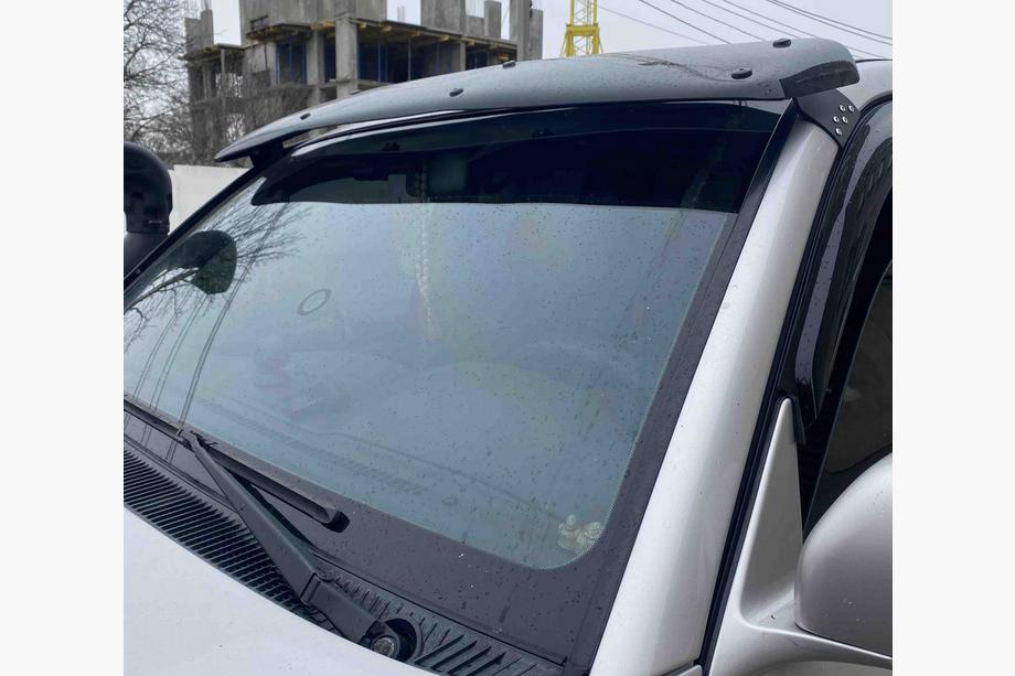 Toyota Land Cruiser 100 1998-2007 Windshield Sun Visor Image