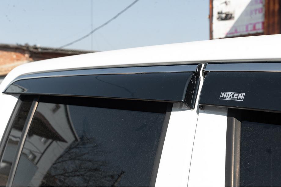 Volkswagen Amarok 2010-2022 Window deflectors with chrome trim (4 pcs, Niken) Photo 5