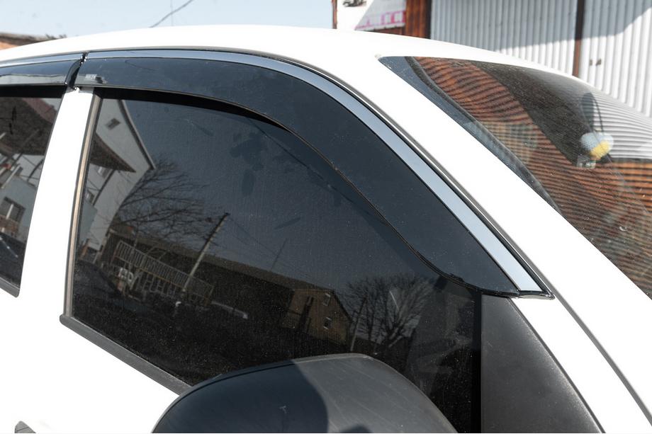 Volkswagen Amarok 2010-2022 Window deflectors with chrome trim (4 pcs, Niken) Photo 4