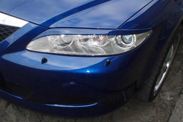 How to properly install eyelashes on headlights
