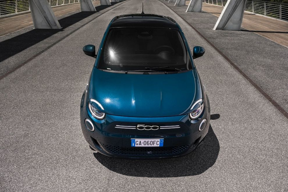 Fiat 500e electric subcompact hatchback review