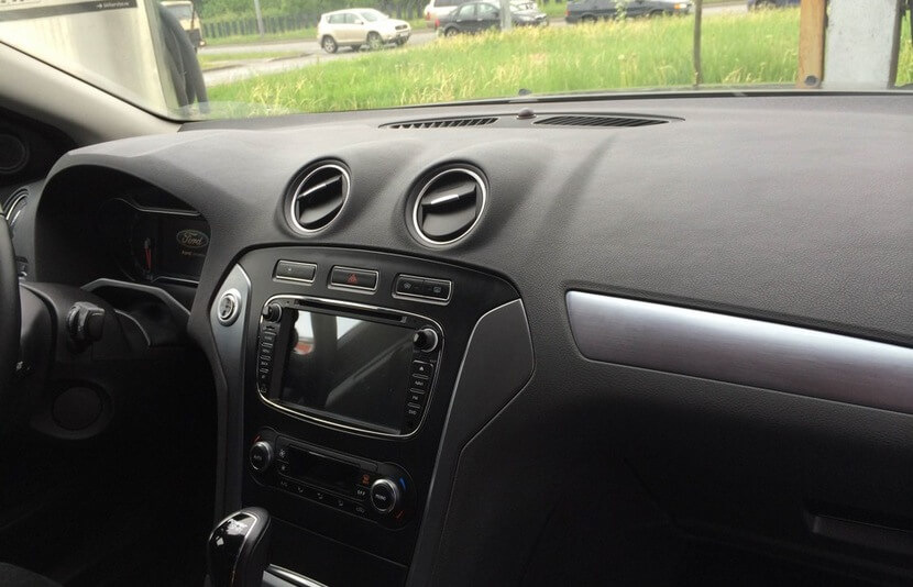 How to remove a scratch on plastic in a car?