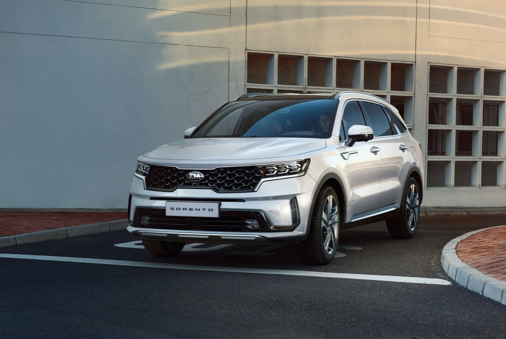Overview of the fourth generation KIA Sorento crossover