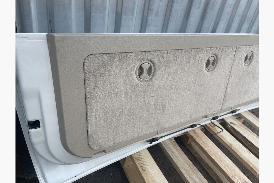 Toyota Land Cruiser 200 2007-2021 Lower trunk lid 2016+ white (USED, original) Photo 4