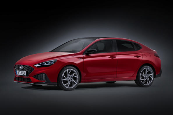 Review of the updated liftback Hyundai i30 Fastback