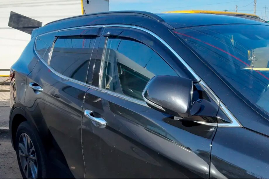 Hyundai Santa Fe 4 2018-2023 Window deflectors with chrome trim (4 pcs, HIC) Image