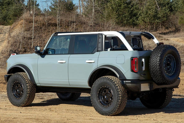 Five-door modification of the new generation Ford Bronco SUV Photo 9