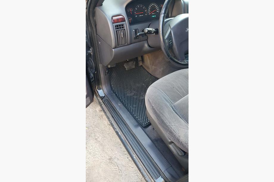 Jeep Grand Cherokee WJ 1999-2004 EVA Floor Mats (black) Image