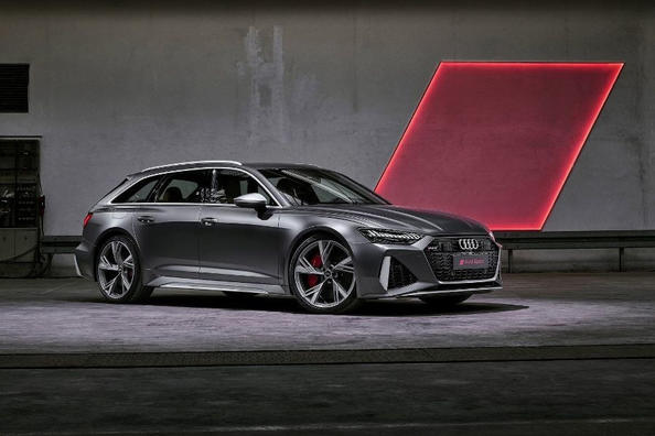 Review of the 600-horsepower all-wheel drive station wagon Audi RS6 Avant