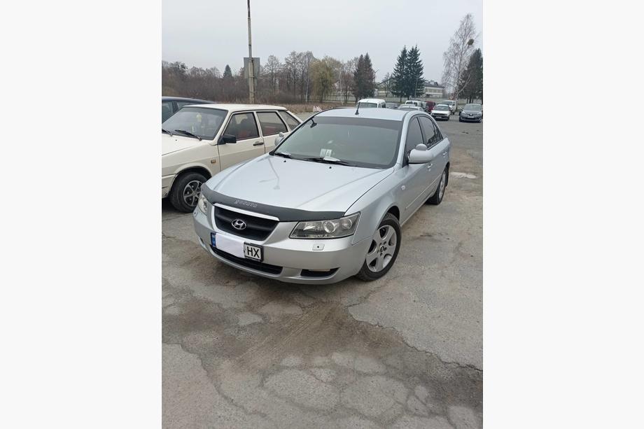 Hyundai Sonata NF 2004-2009 Hood Deflector (VIP) Image