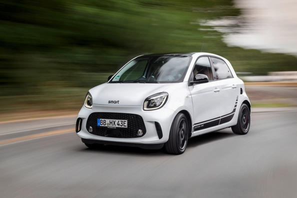 Electric four-door hatchback Smart EQ forfour