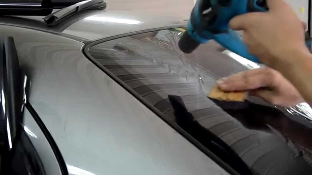 Do-it-yourself car rear window tinting