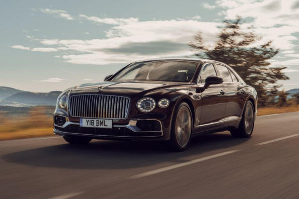 Review of the all-wheel drive luxury sedan Bentley Flying Spur