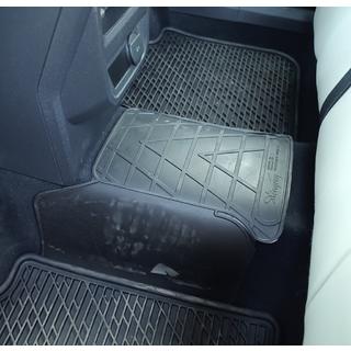 Rear Tunnel Rubber Mat (Stingray Premium) photo 3