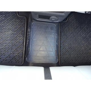 Rear Tunnel Rubber Mat (Stingray Premium) photo 2