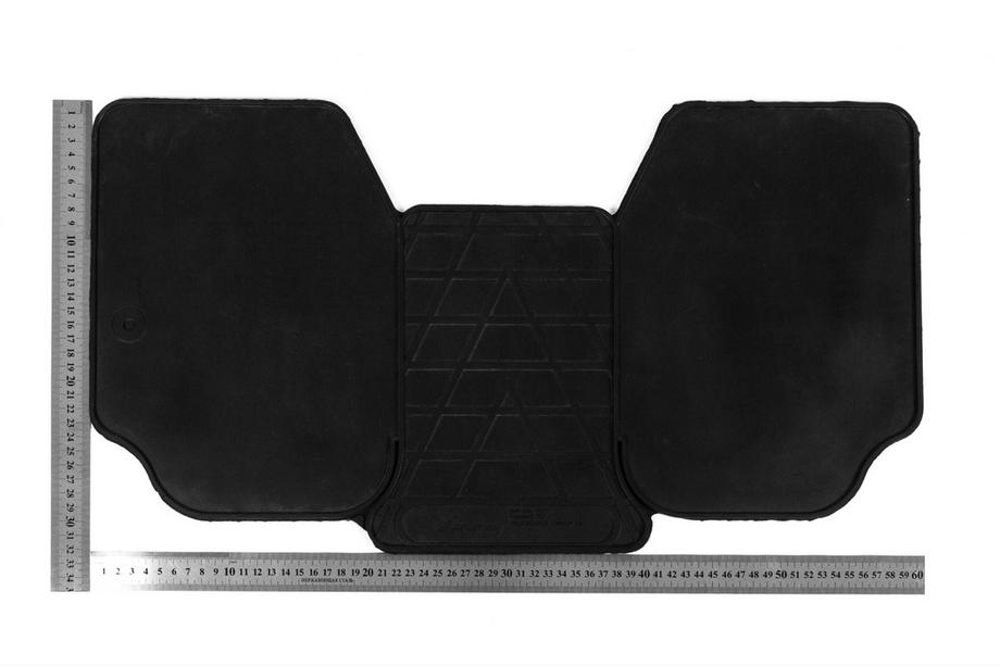 Volkswagen Tiguan 2016-2023 Rear Tunnel Rubber Mat (Stingray Premium) Photo 5