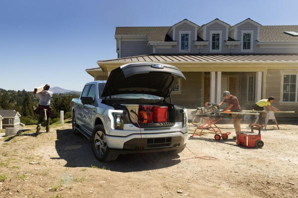 Ford presented an electric modification of the F-150 pickup