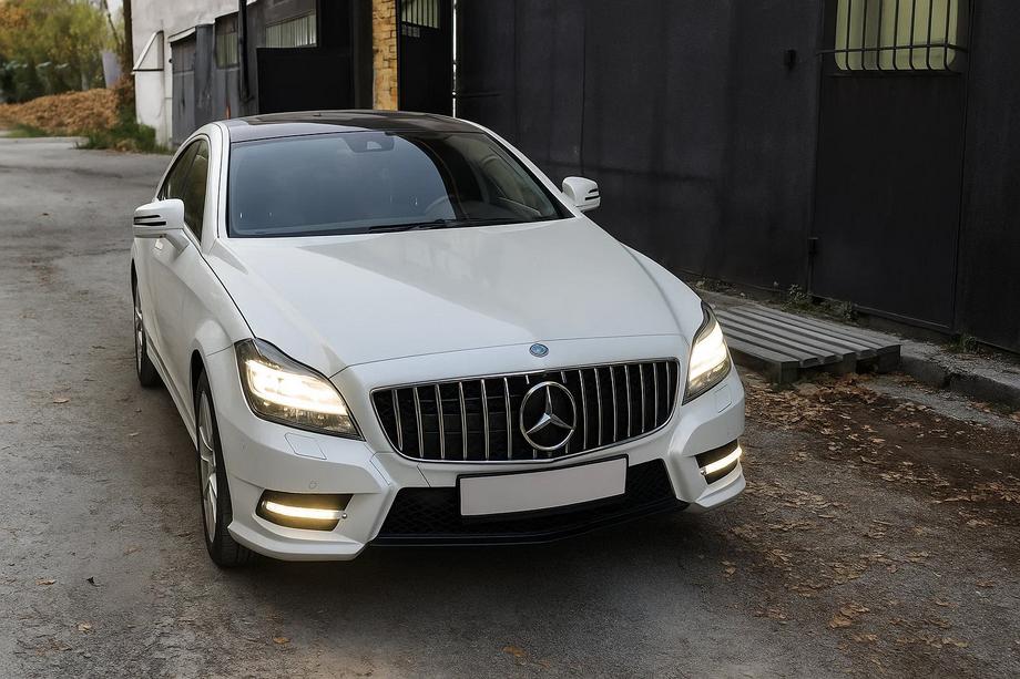 Mercedes CLS C218 2011-2018 Front Grille 2011-2014 (GT Panamericana) Image