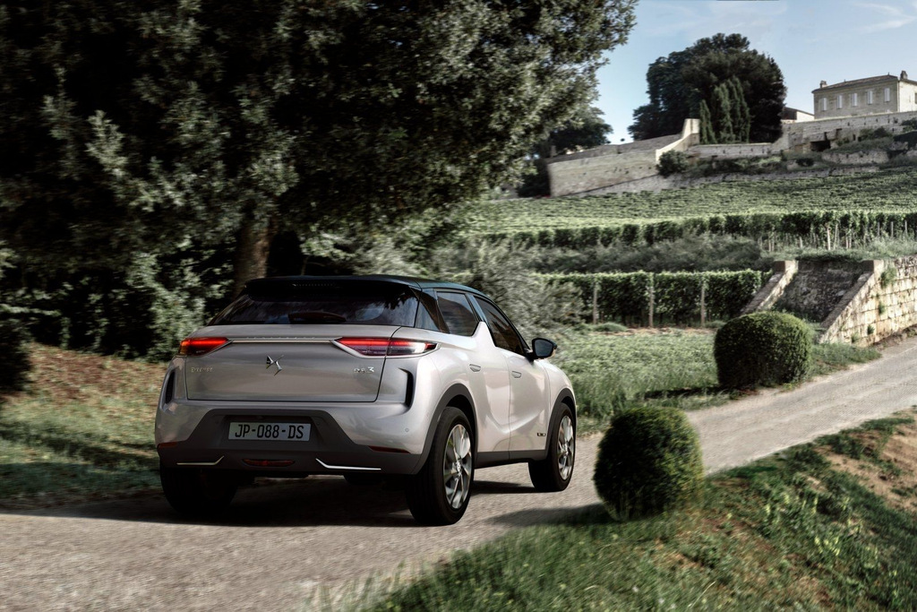 Electric modification of the urban crossover DS 3 Crossback E-Tense