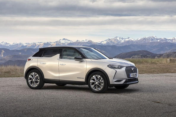 Electric modification of the urban crossover DS 3 Crossback E-Tense
