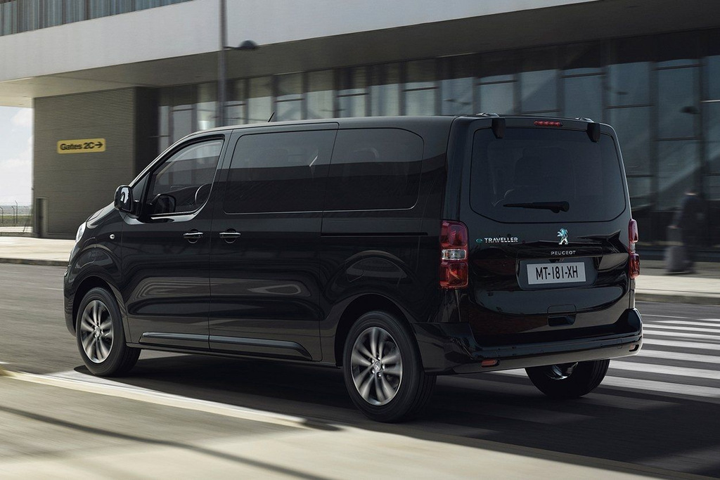 Peugeot e-Traveler electric minivan review