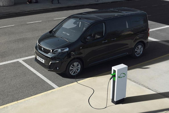 Peugeot e-Traveler electric minivan review