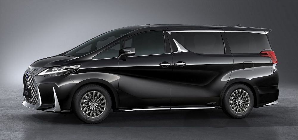 Review of the premium minivan Lexus LM
