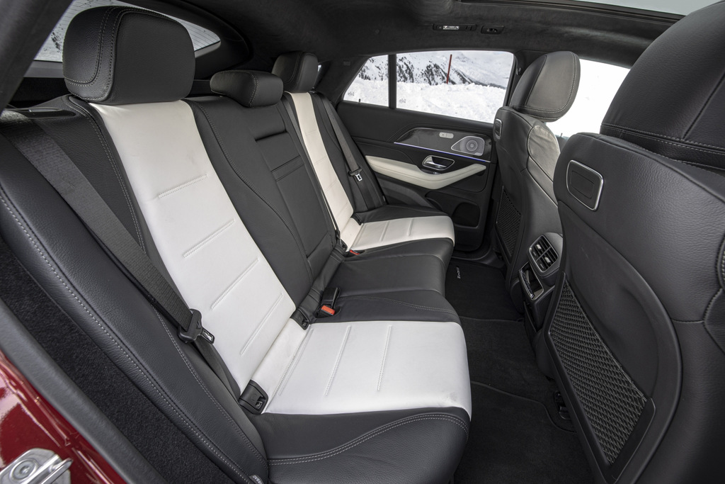 Review of the coupe-like crossover Mercedes-Benz GLE Coupe