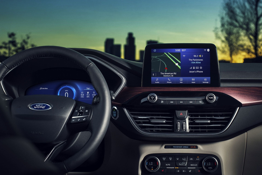 Review of the fourth generation of the crossover Ford Escape