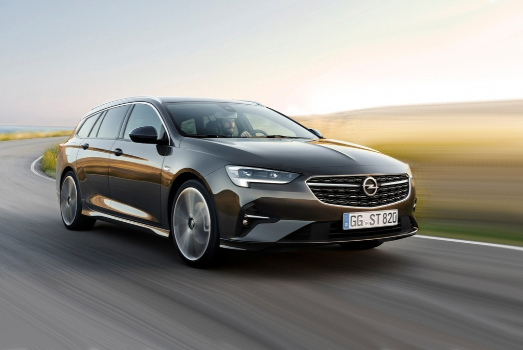 Review of the modernized station wagon Opel Insignia Sports Tourer