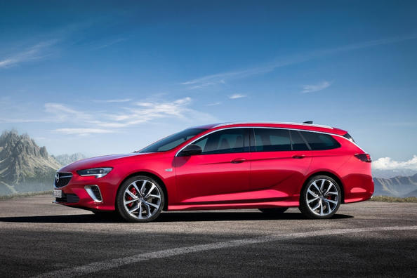 Review of the modernized station wagon Opel Insignia Sports Tourer