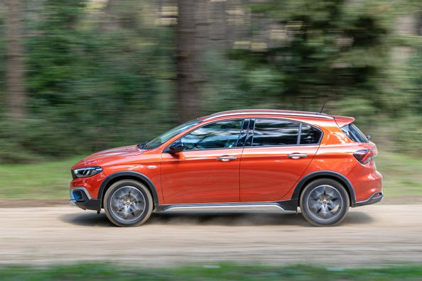 Review of the off-road version of the hatchback Fiat Tipo Cross