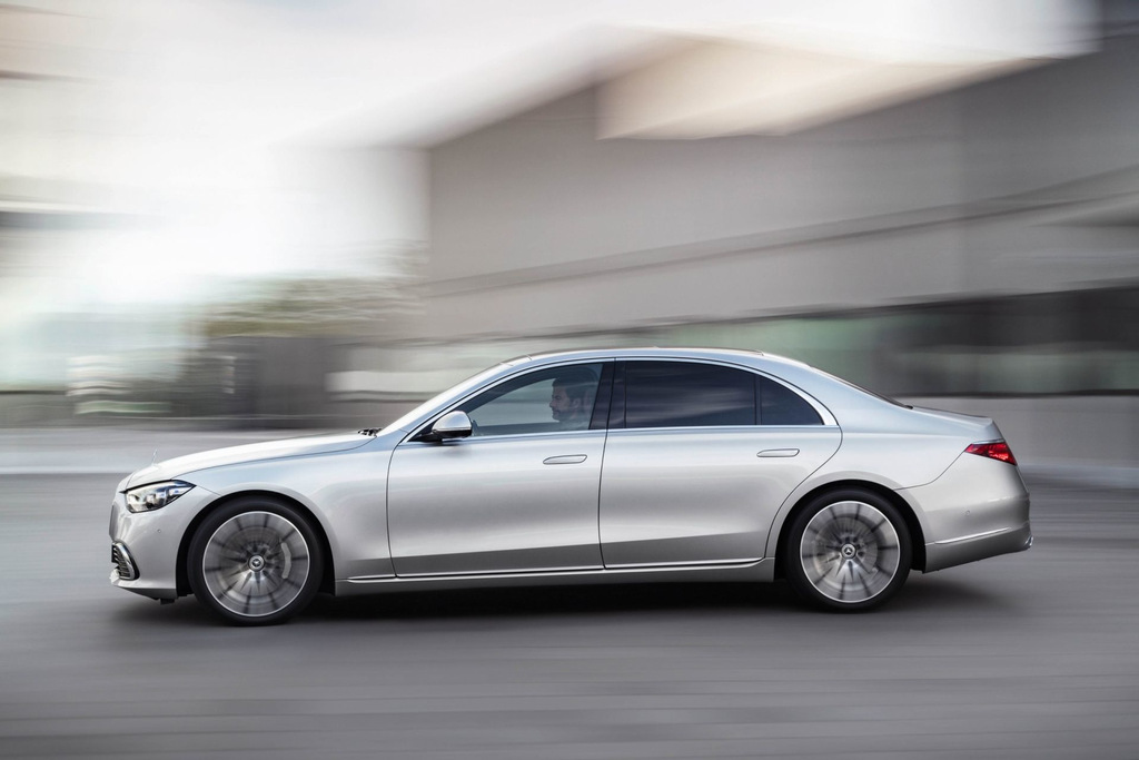 The new generation of the premium sedan Mercedes-Benz S-Class