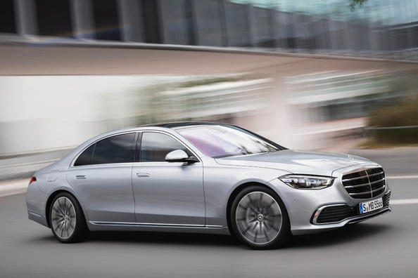 The new generation of the premium sedan Mercedes-Benz S-Class