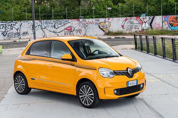 Review of the compact updated hatchback Renault Twingo