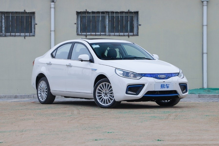 JAC iEVA50 electric sedan review