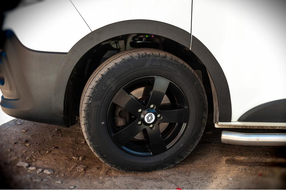 Opel Vivaro 2015-2019 Fender flares (6 pcs, black, ABS) Image