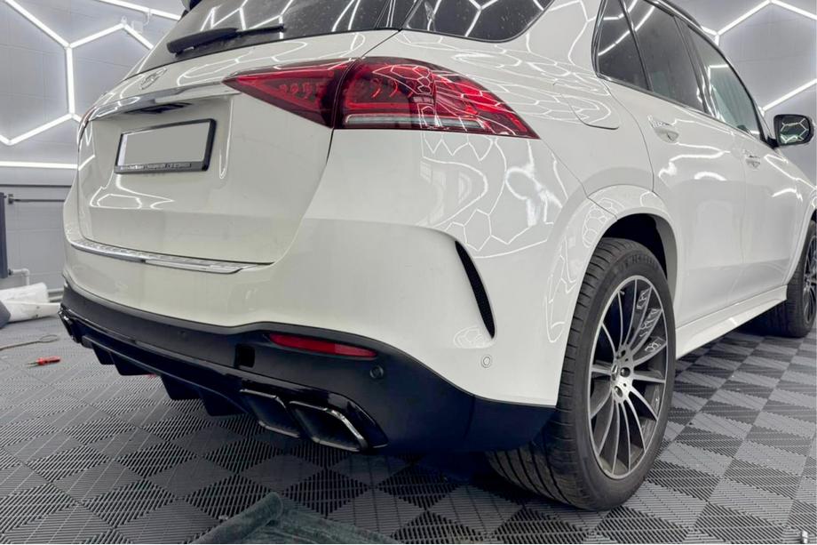Mercedes GLE W167 2018- Rear diffuser with exhaust tips GLE63 Black (2018-2026) Image