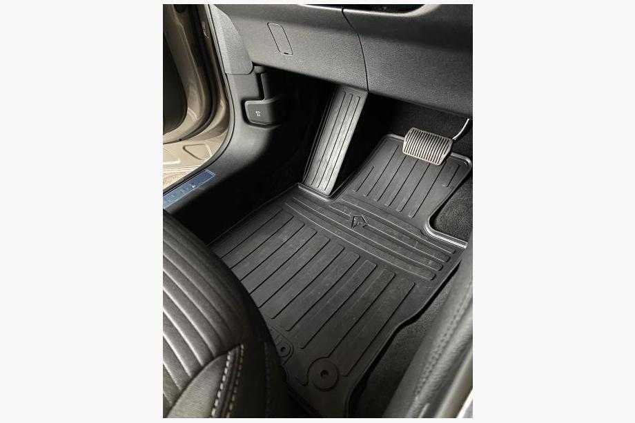 Ford Kuga/Escape 2019- Rubber Floor Mats (4 pcs, Stingray Premium) Image
