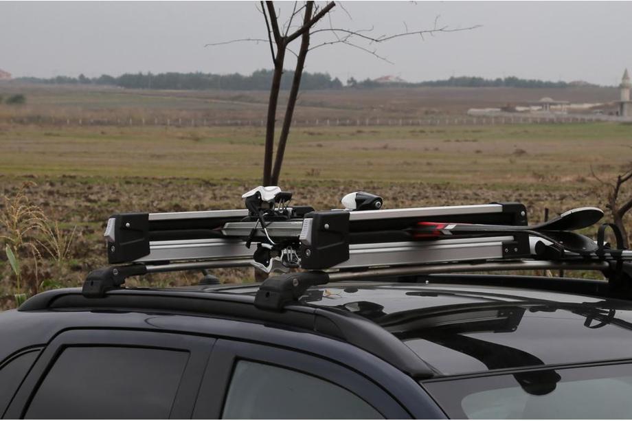 Ski Rack (for Roof Cross Bars) Photo 9