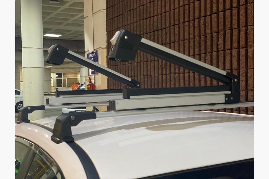 Ski Rack (for Roof Cross Bars) Photo 12