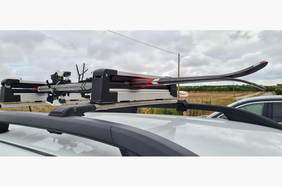 Ski Rack (for Roof Cross Bars) for 4 pairs of skis Image