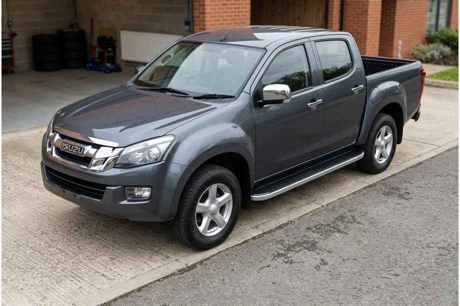 Isuzu D-Max 2011-2019 Side Steps Tayga Grey (2 pcs, Aluminum) Image