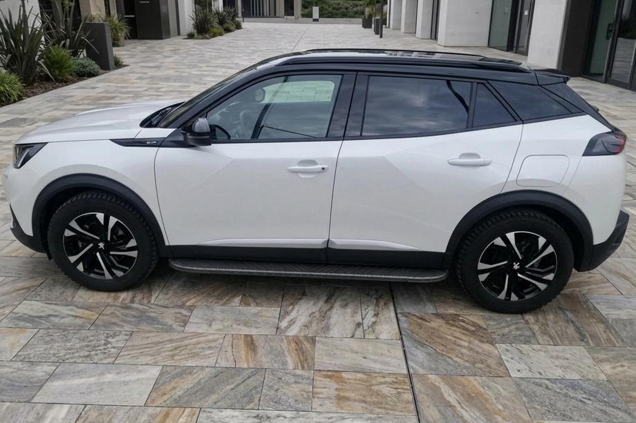 Peugeot 2008 2019- Side Steps Bosphore Black (2 pcs, Aluminum) Image