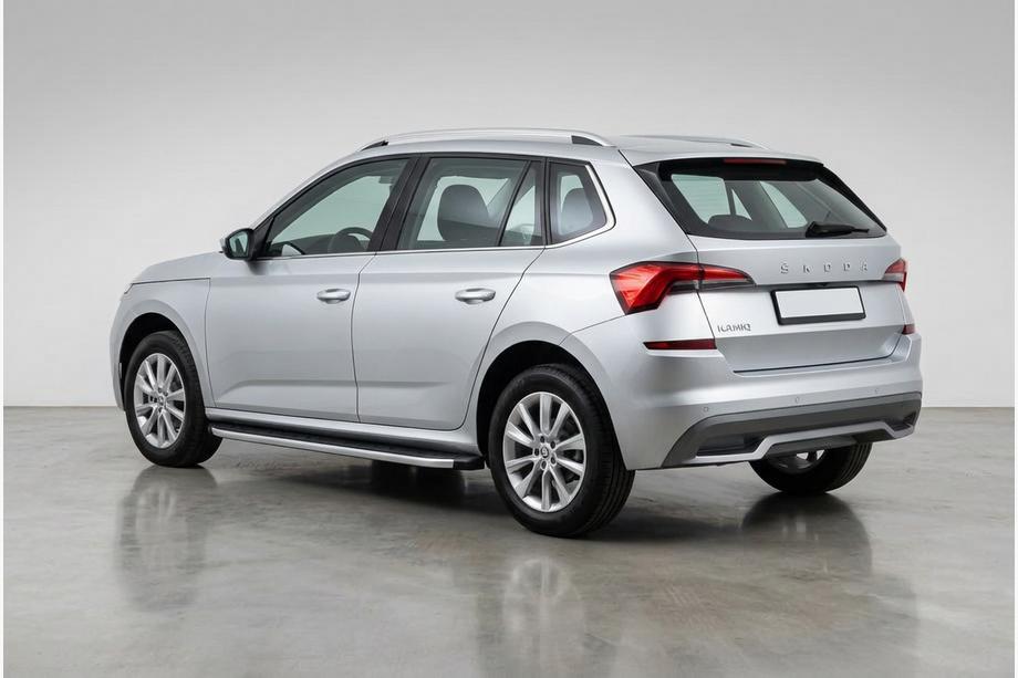 Skoda Kamiq 2019- Side Steps Fullmond (2 pcs, Aluminum) Image