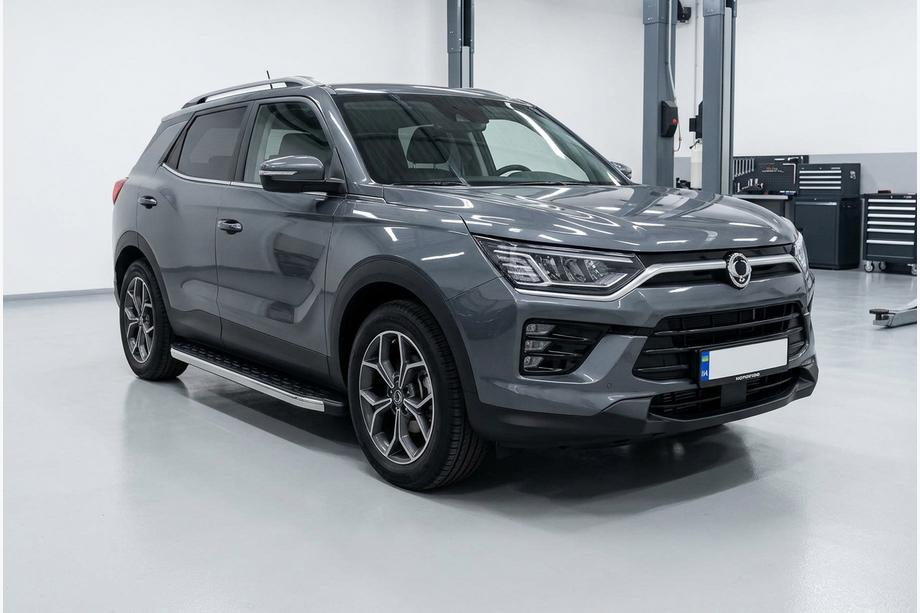 SsangYong Korando 2019- Side Steps BlackLine (2 pcs, Aluminum) Image