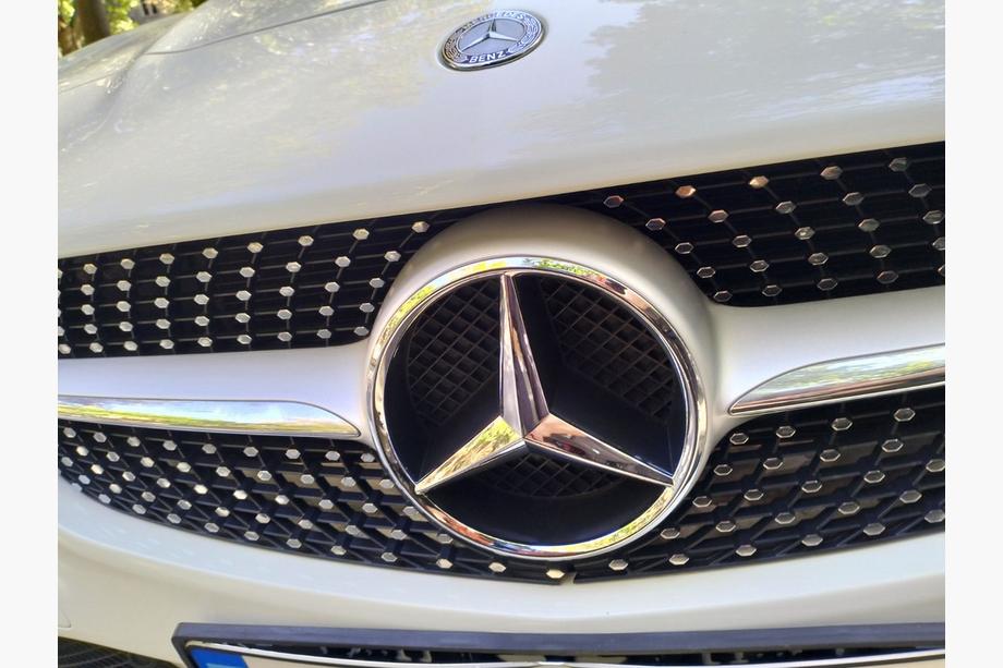 Mercedes GLA X156 2014-2019 Front emblem (18.4 cm) Image