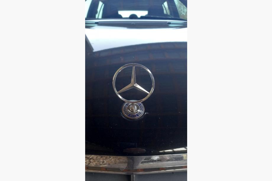 Mercedes C-class W203 2000-2007 Target emblem (with lettering) Image